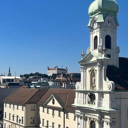 Amazing Castle View Apartment