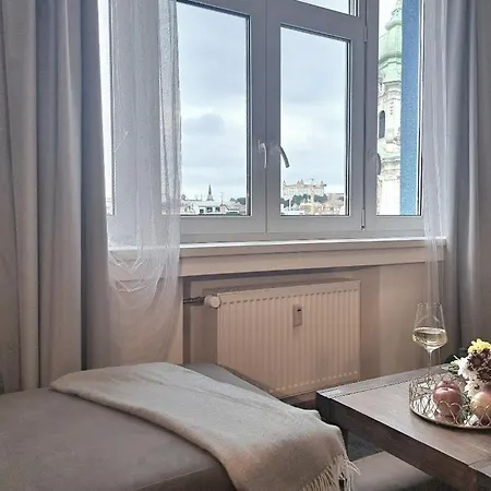 Amazing Castle View Apartment *