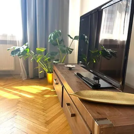 Amazing Castle View Apartment *